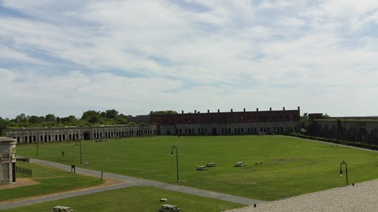 fort adams tour