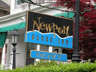 newport blues inn